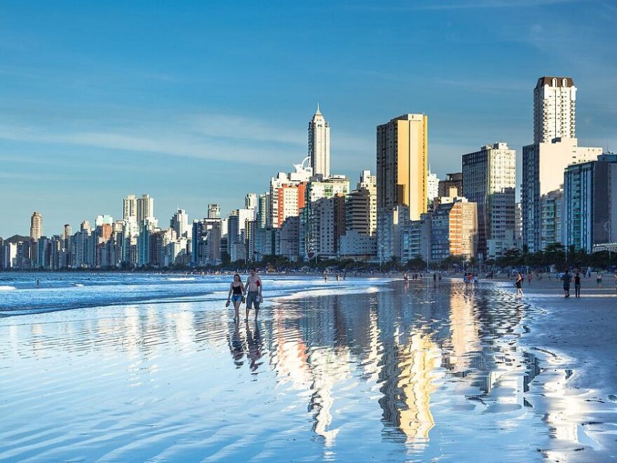 praias de Santa Catarina para relaxar e aproveitar com sua família