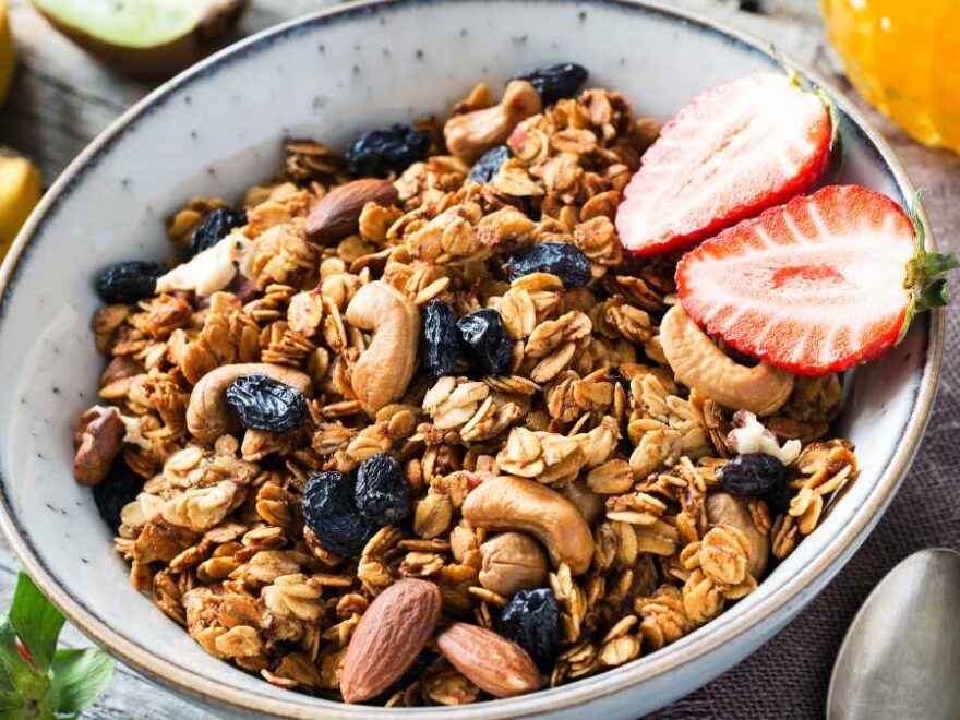 Faz bem comer granola todos os dias