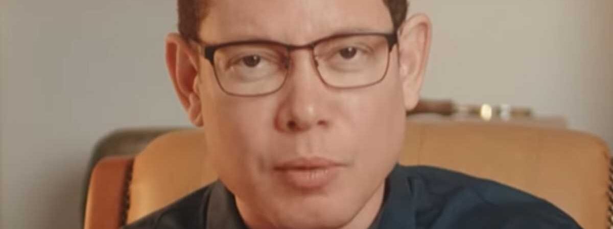 “João, você não está sozinho”: Bispo Bruno Leonardo doa R$ 100 mil a jovem paraplégico e emociona milhares nas redes