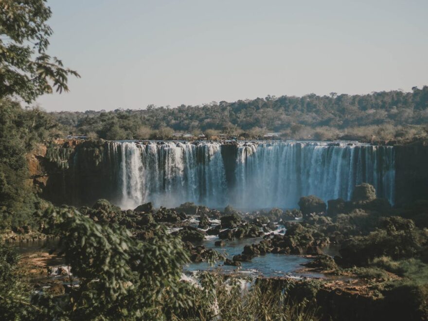 Por que sua experiência em Foz do Iguaçu depende mais da hospedagem do que dos passeios