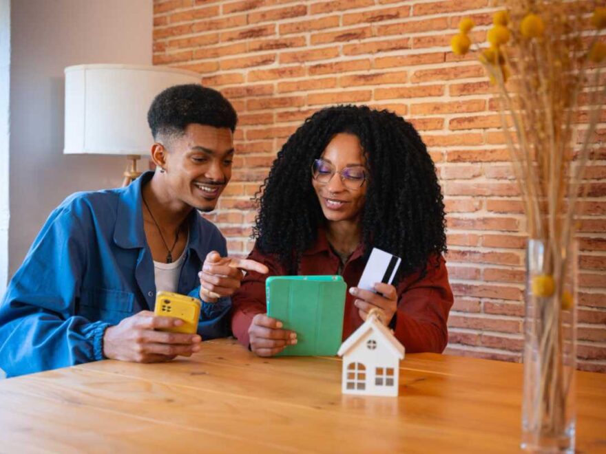 Banco Santander vs Creditas: Qual o melhor empréstimo com garantia de imóvel